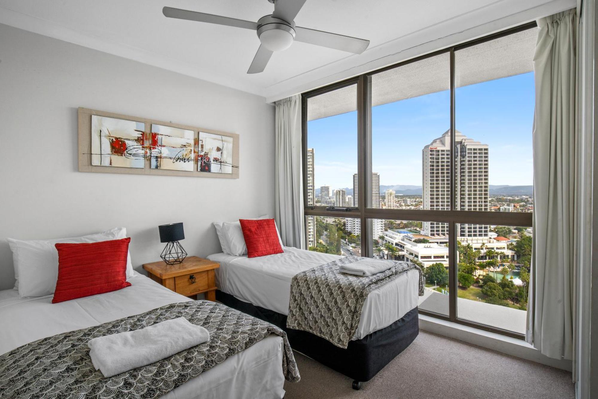 Capricorn One Beachside Holiday Apartments - Official Gold Coast Exterior foto