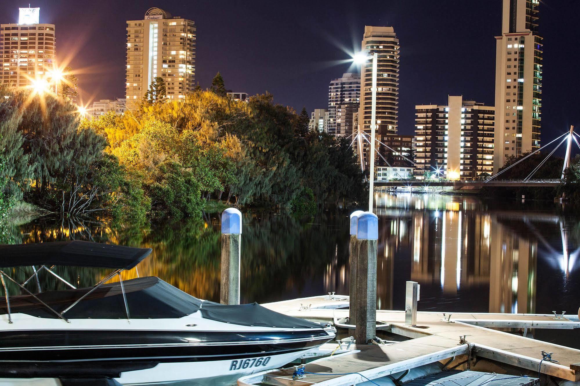 Capricorn One Beachside Holiday Apartments - Official Gold Coast Exterior foto